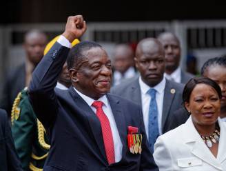 Emmerson Mnangagwa (75) nu ook officieel president Zimbabwe