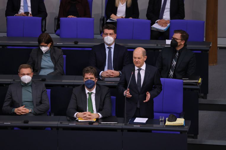 De Duitse bondskanselier Olaf Scholz eerder deze maand bij een debat in de Bondsdag over de oorlog in Oekraïne. Beeld Sean Gallup / Getty