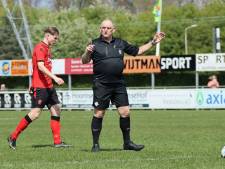 Scheidsrechter krijgt hartstilstand en doek valt voor Deltasport: lees hier alles over het amateurvoetbal