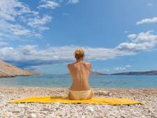 Pourquoi les femmes pratiquent de moins en moins le monokini? “Je n'ai pas envie de sentir les regards sur mes seins”