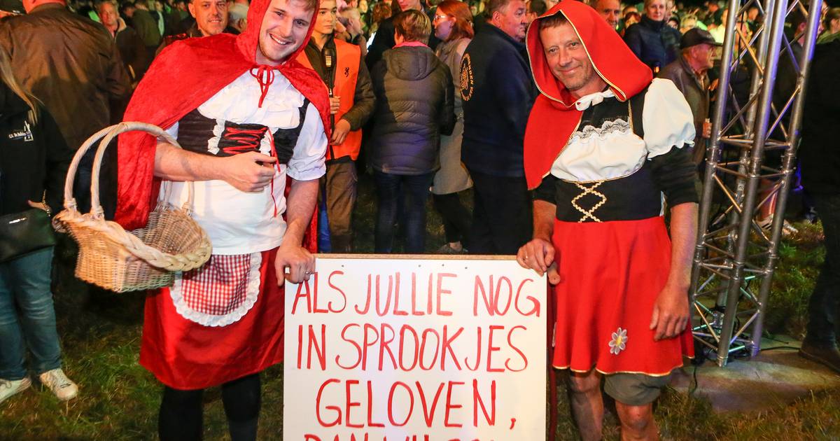 Veel besproken wolvenfakkeltocht in Oudsbergen trekt bijna 3.000