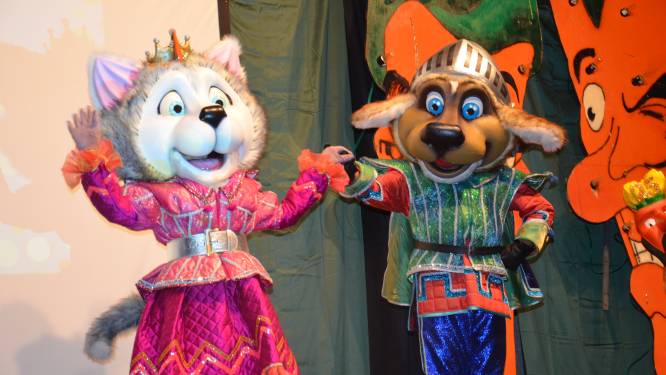 Mascottes Flipken en Marie verwelkomen kinderen tijdens kindercarnaval