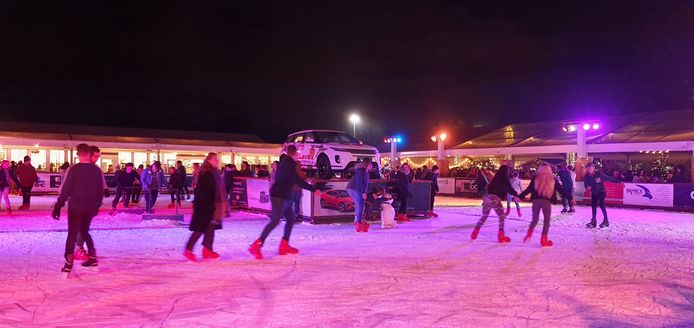De opening van het winterdorp was meteen een succes.