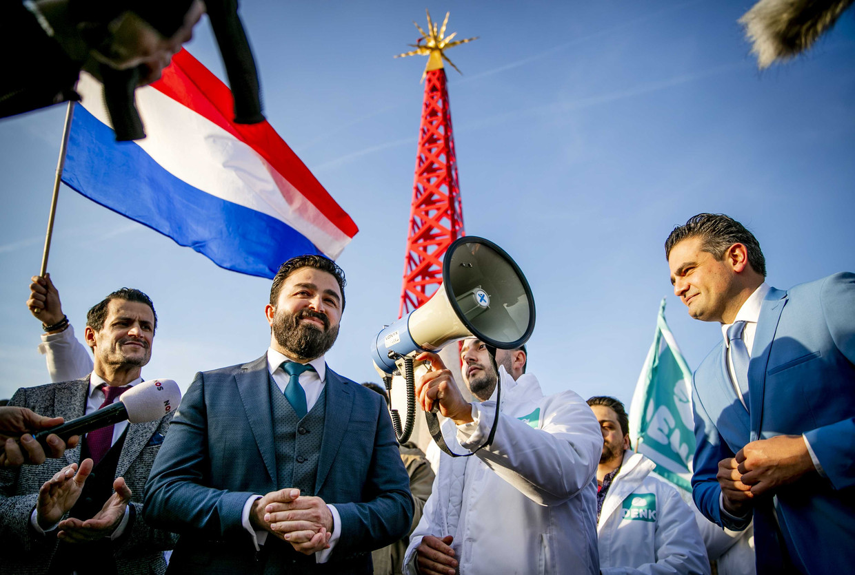 Kamerleden Farid Azarkan, Selçuk Öztürk en Tunahan Kuzu maken in februari 2019 bekend dat Öztürk lijsttrekker                          in de Eerste Kamer wordt. Beeld ANP