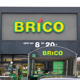 Brico en Carrefour schakelen over op AI-muziek in hun winkels: 'Dat is dramatisch voor onze Belgische artiesten'
