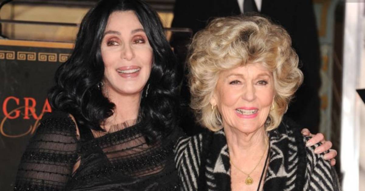 La madre di Cher, Georgia Holt, muore |  mostrare