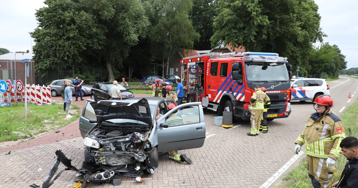 Botsing Met Drie Auto S In Dongen Mannelijke Bestuurder Raakt Gewond Tilburg Ad Nl