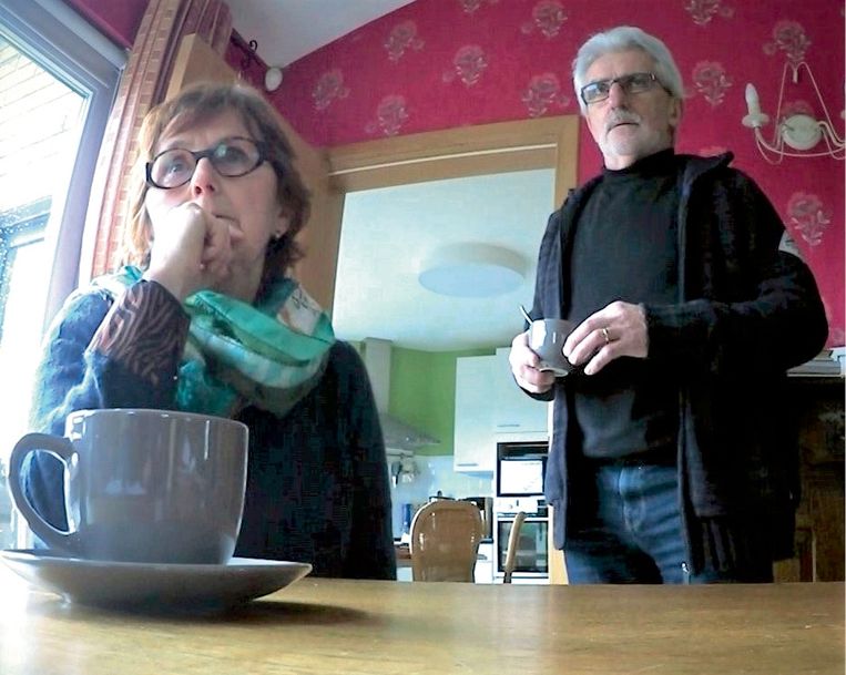 Maryse Mernier: 'De deur van Suzanne stond altijd op een kier, dus ik kon meteen naar binnen en ging de gang door naar achteren, tot in de keuken. Daar heb ik haar ontdekt.' (Foto: met haar man Christian Gillet.) Beeld 