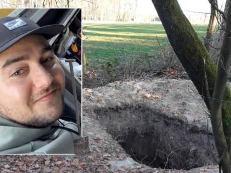 Heeft deze diepe kuil in het bos bij Schalkhaar te maken met vermiste Ercan uit Apeldoorn? Politie zoekt naar antwoorden