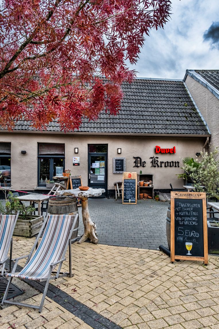 De Kroon in Zandhoven, waar 'de cokebroers' voor 700.000 euro aan verbouwingen uitvoerden.  Beeld Tim Dirven