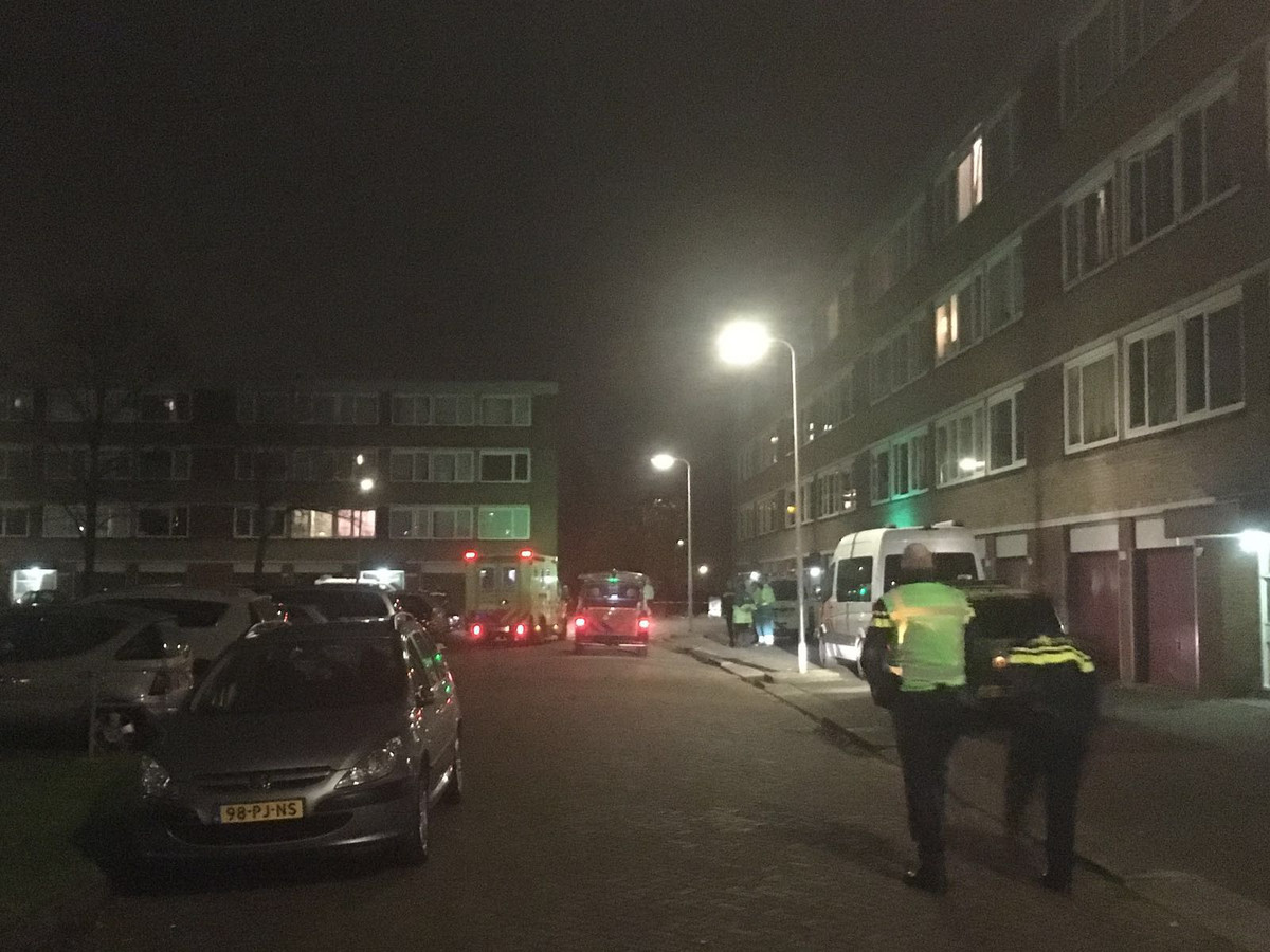 Man doodgeschoten in de Wiekslag in Capelle aan den IJssel Foto AD.nl