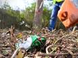 Aluminium drankverpakkingen vergaan nauwelijks en blijven minstens 50 jaar tot zelfs altijd liggen in de natuur, volgens Milieu Centraal.
