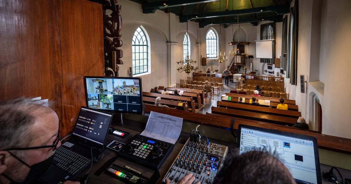 Na Belt-Schutsloot ook Wanneperveen aangesloten op kerktelevisie: ‘Memorabel moment voor ons dorp’