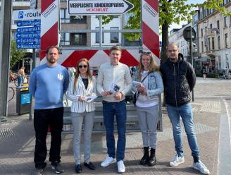 Lokale afdeling Vlaams Belang voert actie tegen uitspraken Conner Rousseau: “Kiezers kunnen hem in zijn eigen stad de rekening presenteren”