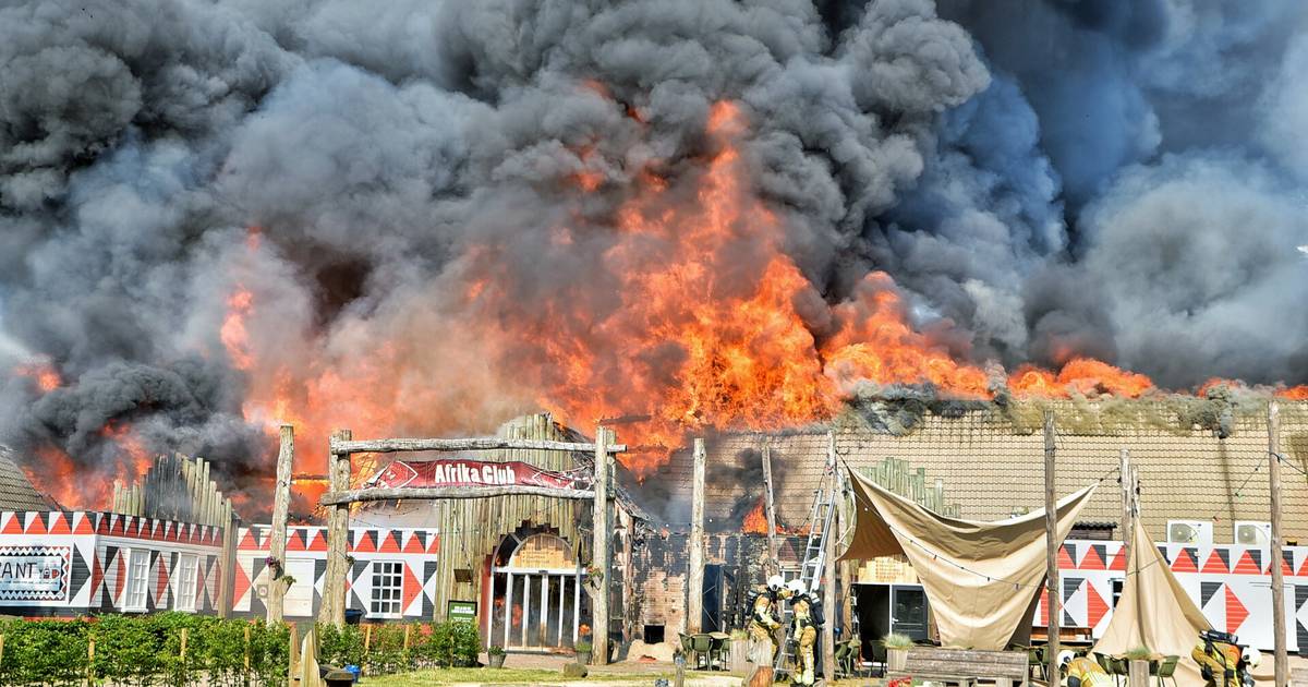 Zeer grote brand op vakantiepark Beekse Bergen verwoest ...