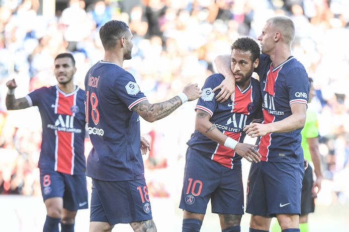 Mitchel Bakker met Neymar.