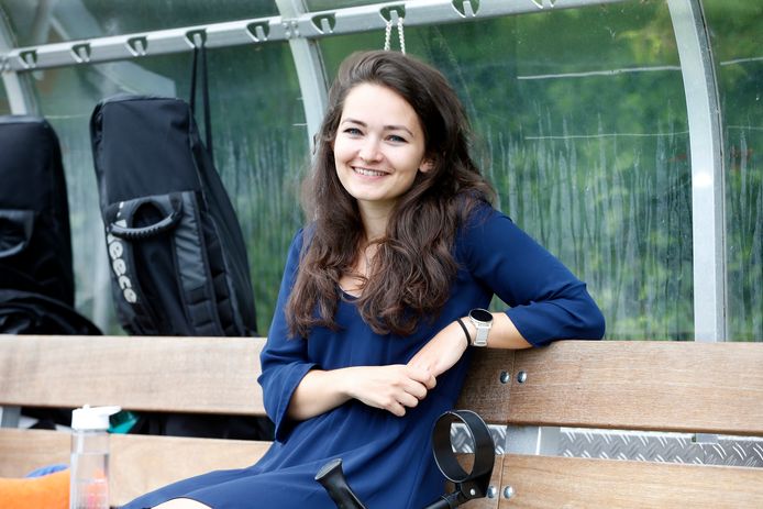 Daphne stopt met hockey voor studie fysiotherapie en neemt geblesseerd ...