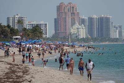 Florida heft alle coronamaatregelen met onmiddellijke ingang op, New York op weg naar snelle heropening