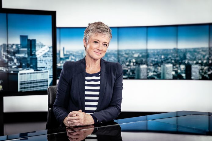 Martine Tanghe in de studio van 'Het Journaal'