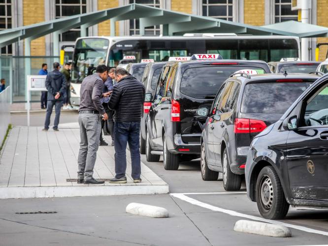 "Taxi-oorlog in Brugge is pas het begin: het broeit al een tijdje en het zal alleen maar erger worden"