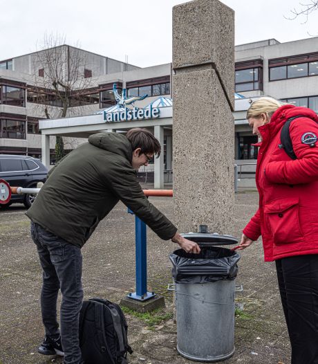 Leerlingen scheiden keurig afval, maar Landstede gooit daarna alles op één hoop: ‘Dit willen we niet’