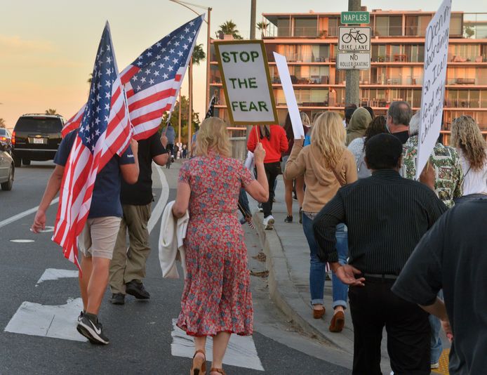 Betoging tegen coronamaatregelen in het door Democraten bestuurde Californië