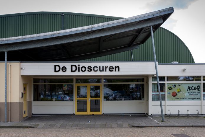 De Dioscuren kreeg er een onderwijssporthal bij in Huisvesting 2000 voor het Elde.