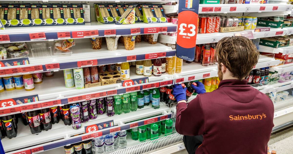I supermercati britannici temono che gli scaffali saranno vuoti quest’estate a causa della mancanza di autisti |  all’estero