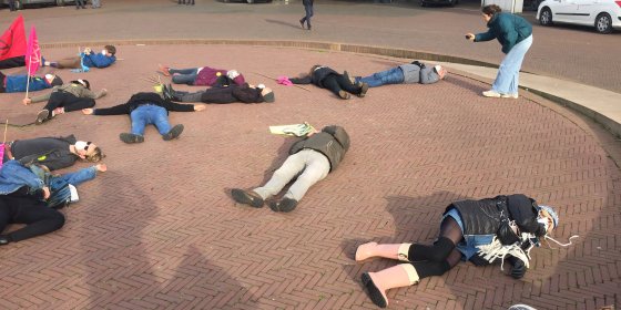 Die-in Extinction Rebellion bij de Stopera