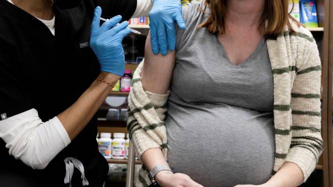 Nieuwe studies: geen link tussen coronavaccin en miskramen, mogelijk betere bescherming bij combinatie van vaccins en geheugenproblemen bij ex-coronapatiënten