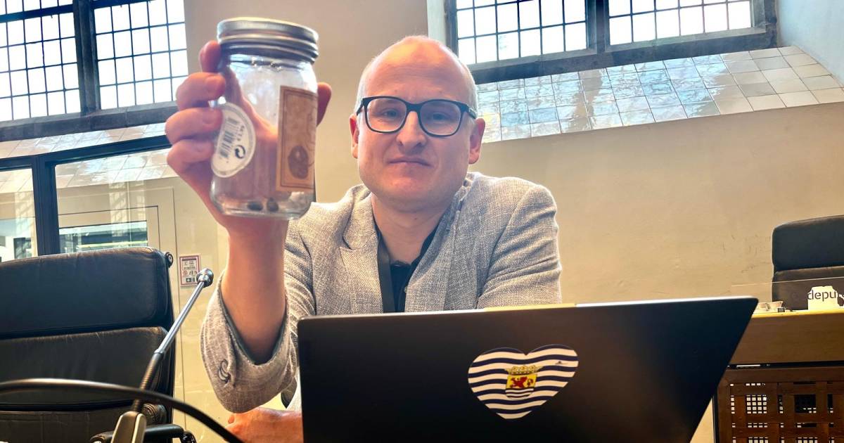 Potje poep brengt gedeputeerde niet van de wijs: gevangenis bij Ritthem ‘nog steeds op schema’