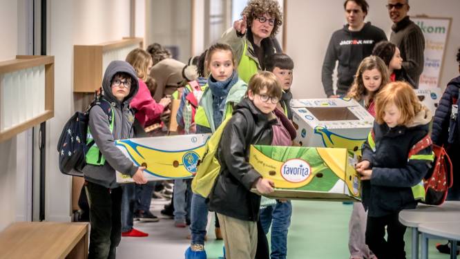 Inpakken en uitpakken: leerlingen van Sint-Andreasinstituut maken kennis met nieuw schoolgebouw 