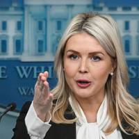 ‘Jij bent de journalist, zoek het maar uit’: wie was Karoline Leavitt, de jongste woordvoerster in het Witte Huis ooit?