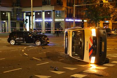 Agenten Schilderswijk bekogeld met stenen