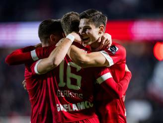Antwerp herpakt zich na nederlaag tegen Kortrijk: Great Old klopt tienkoppig STVV met 2-0