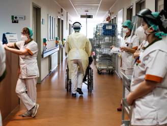 "Patiënten smeken: wil je alsjeblieft zorgen dat ik niet stik": dagboek van twee hoofdverpleegkundigen, deel 2
