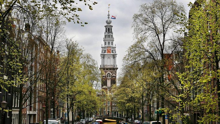De Zuiderkerk had de afgelopen 39 jaar een witte toren. Beeld Floris Lok
