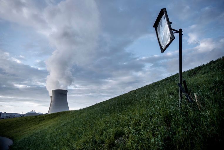 De kerncentrale in Doel. Beeld Eric de Mildt