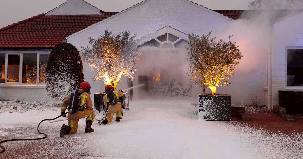 Kachel in brand bij restaurant in Duizel, weg enige tijd afgesloten vanwege explosiegevaar
