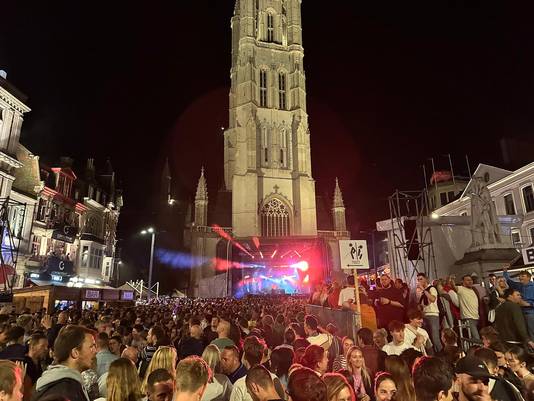 Pink Thursday at Sint-Baafsplein