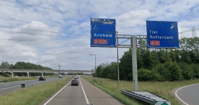 De borden bij knooppunt Ressen worden dit jaar vervangen.