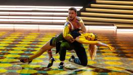 Hannelore Simoens danst zwoele salsa