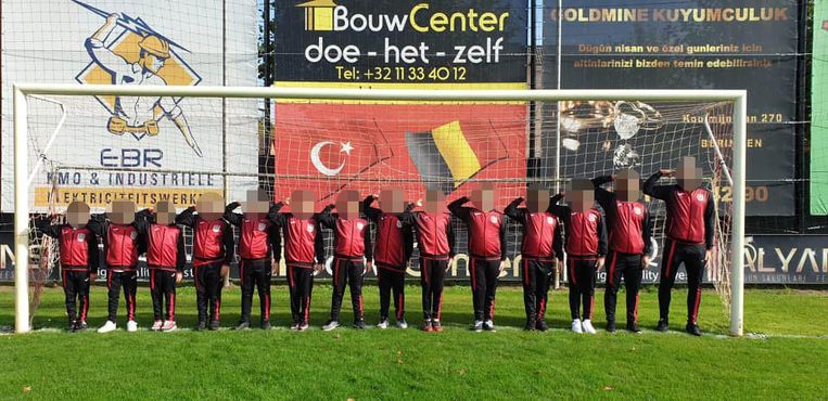 Turkse FC in Beringen: voetballertjes brengen 