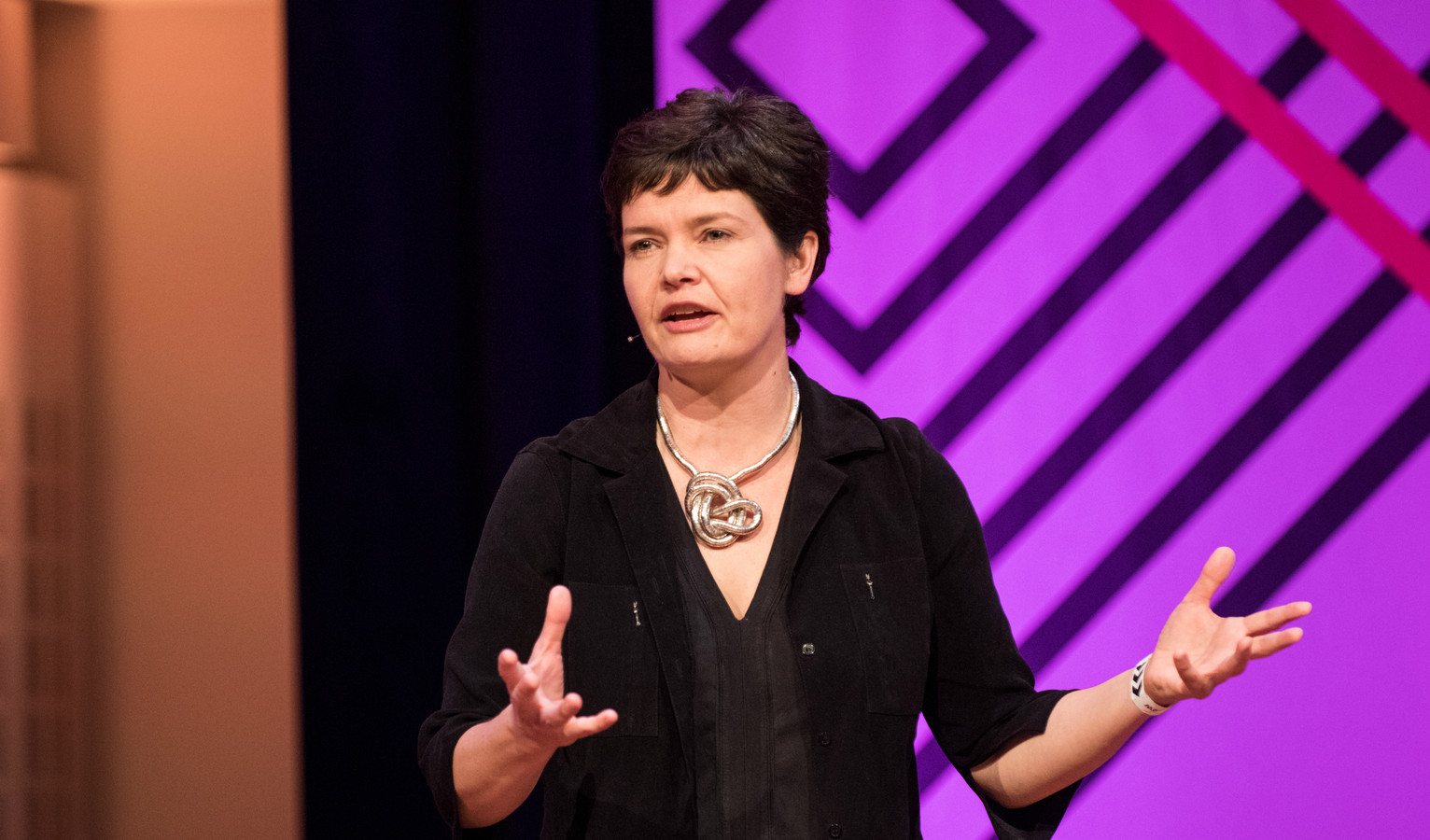 Kate Raworth bedacht het beeld van de 'Donut Economie'.