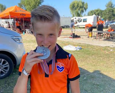 Kenzo (10) uit Zegge zat op zijn derde al op de motor en straalt nu op het WK en EK motorcross