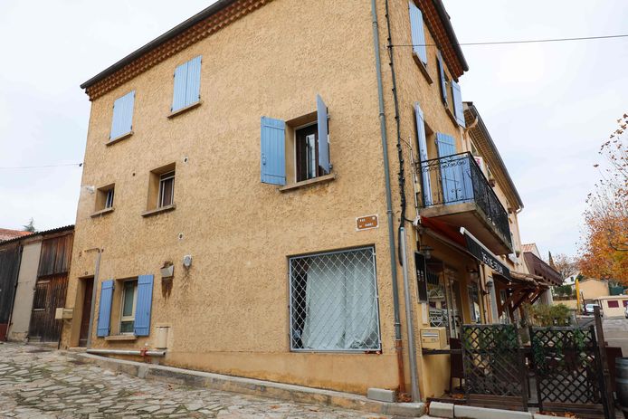 De babylijkjes werden gevonden in deze woning in de rue de Barry in de Franse gemeente Bédoin.