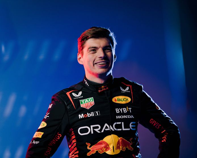 Max Verstappen in zijn outfit voor 2023.