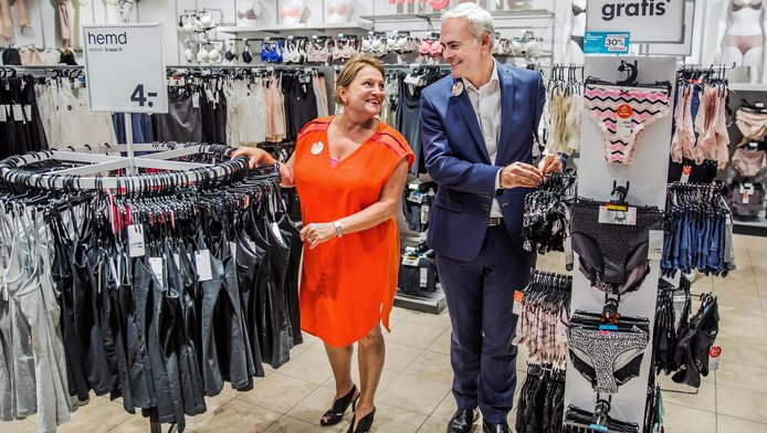 Rood hemdje hema store