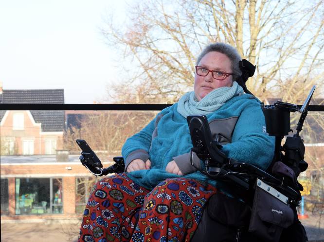 Vroeger avonturierster, vandaag gebonden aan een rolstoel: Joke (42) heeft een bindweefselziekte. “Er bestaat geen behandeling”
