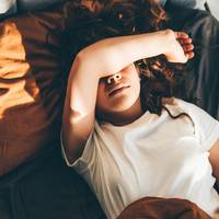 Word je ’s nachts wakker met honger? Dít kan er aan de hand zijn 